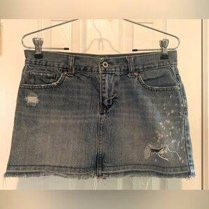 Old Navy Ultra low-rise distressed denim skirt (8)